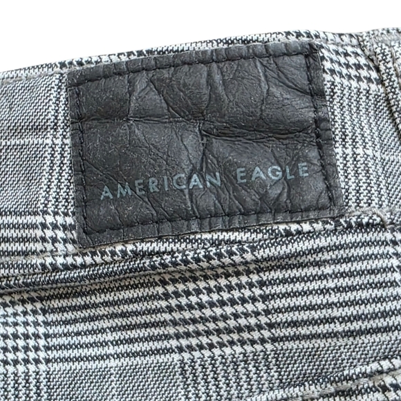 American Eagle Hi Rise Mini Skirt,  Gray Plaid, Size 0 - Picture 8 of 8